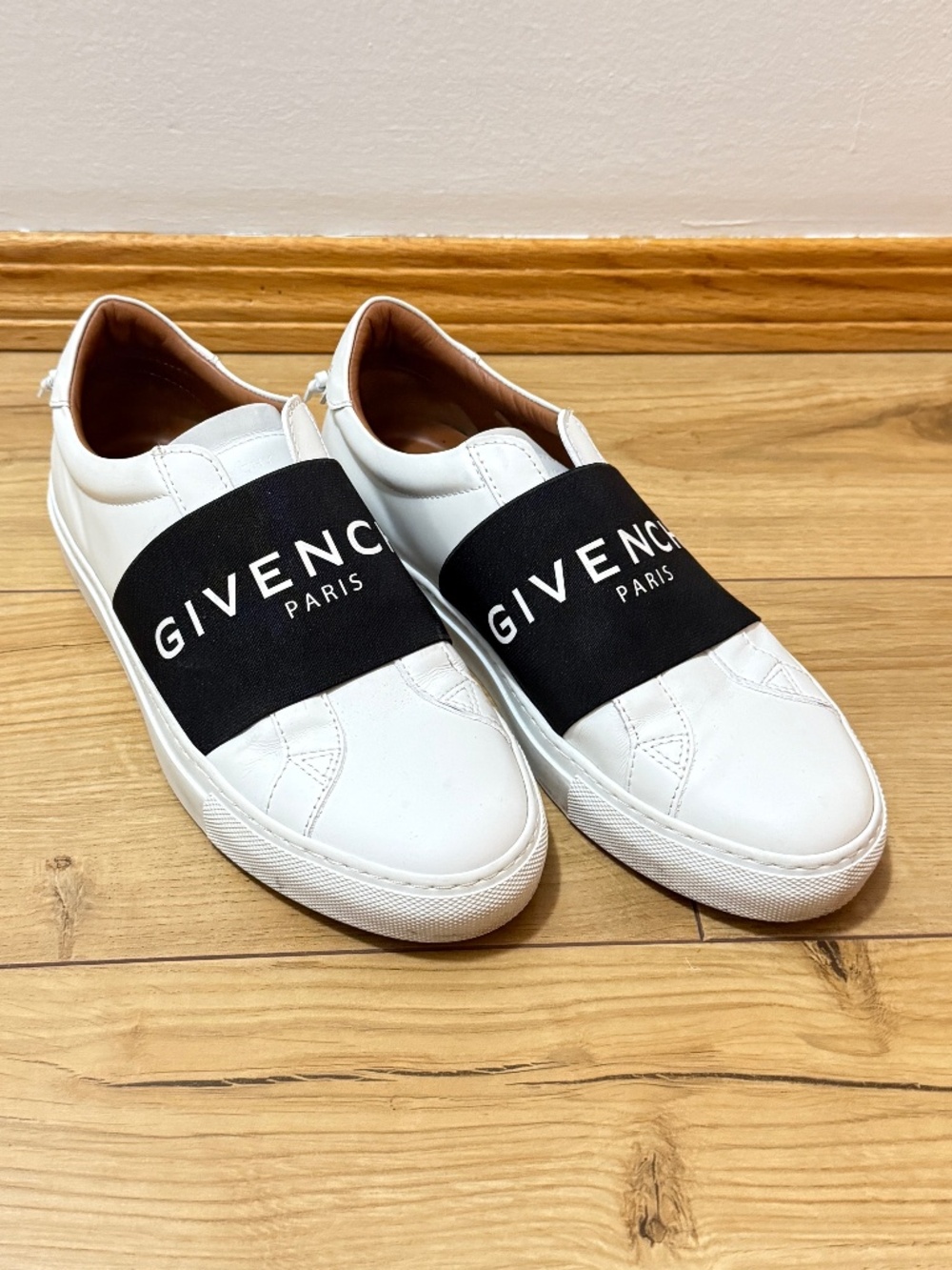 GIVENCHY URBAN STREET LOW SNEAKER - WHITE/BLACK